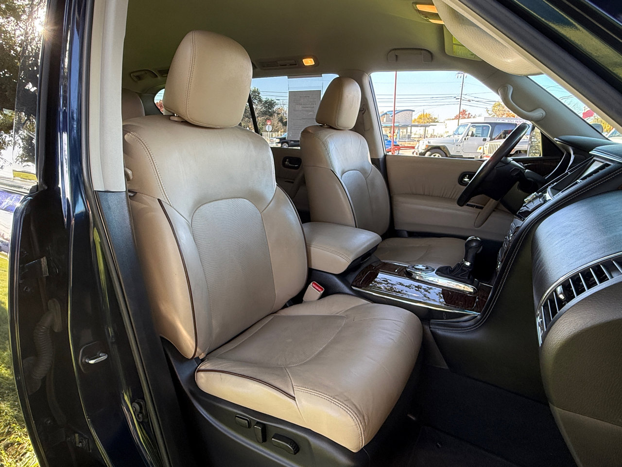 Used 2017 Nissan Armada SL image 17