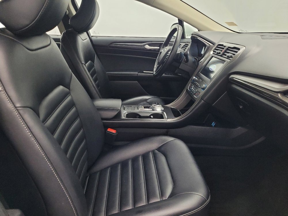 Used 2019 Ford Fusion SEL FWD image 21