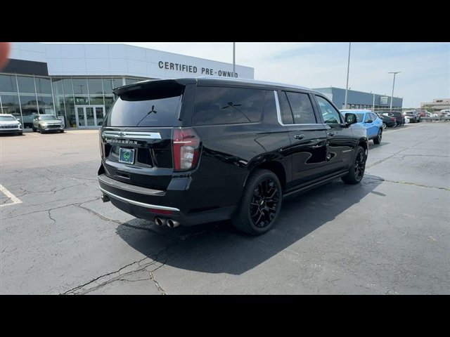 Certified 2023 Chevrolet Suburban High Country w/ Advanced Technology Package AWD/4WD image 8