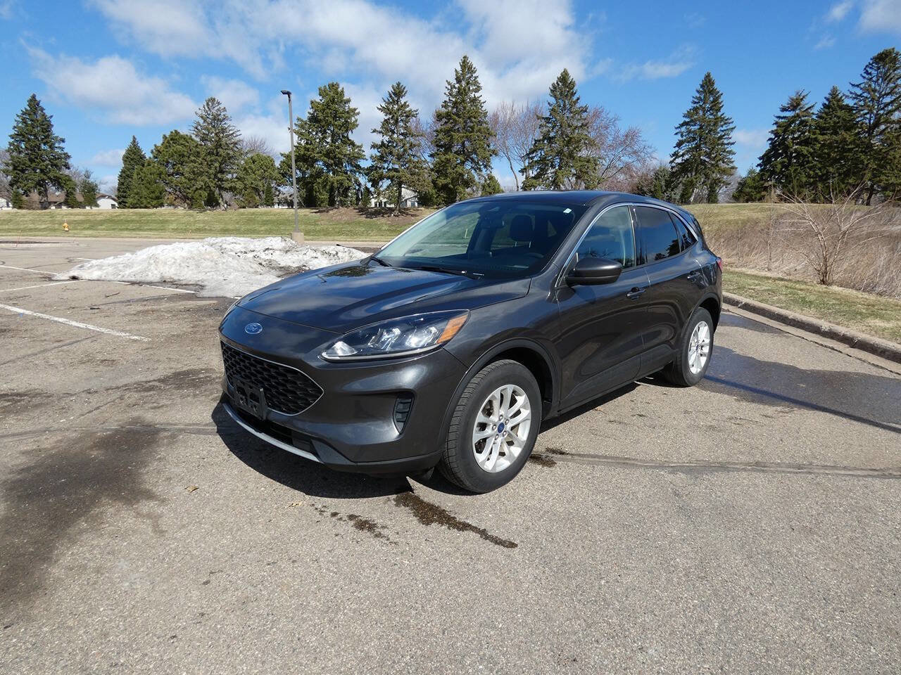 Used 2020 Ford Escape SE image 4