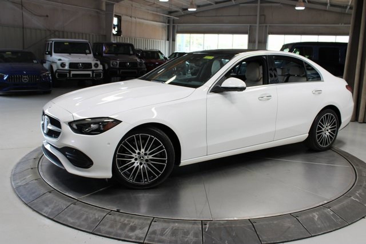 Used 2024 Mercedes-Benz C 300 4MATIC Sedan w/ Exclusive Trim Package image 4