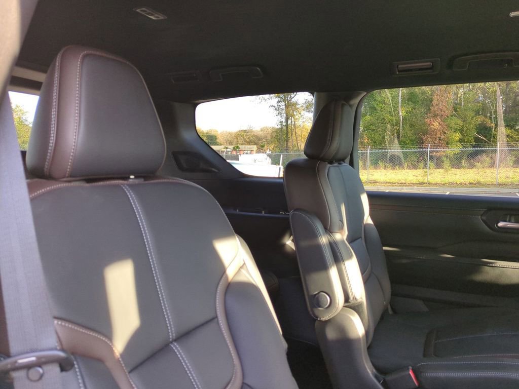 New 2026 Nissan Armada SL w/ Captain's Chari Seat Package image 35