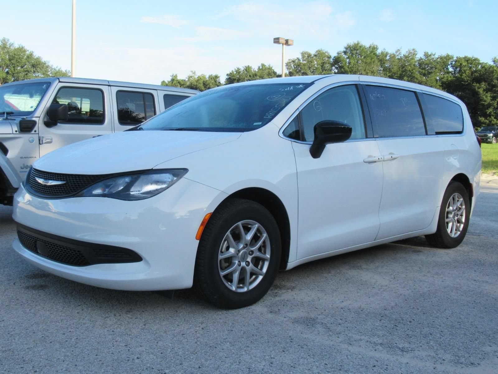 Certified 2024 Chrysler Voyager LX FWD image 2