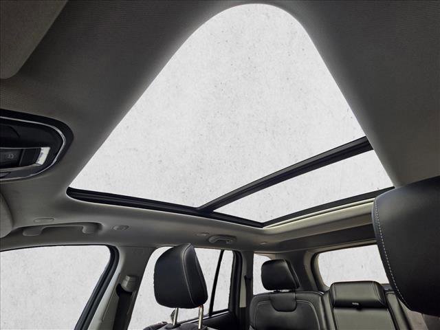 Used 2023 Jeep Grand Cherokee Limited w/ Luxury Tech Group II image 24