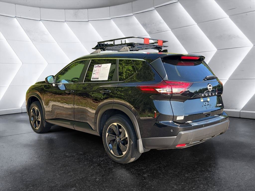 Used 2024 Nissan Rogue SV w/ SV Premium Package AWD/4WD image 3