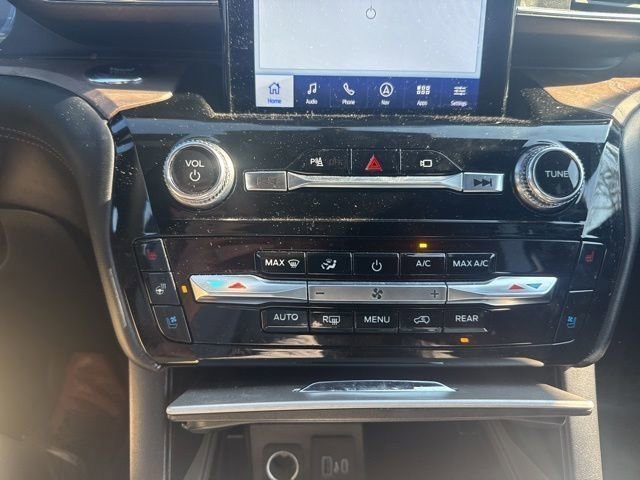 Used 2023 Ford Explorer Platinum w/ Technology Package AWD/4WD image 19