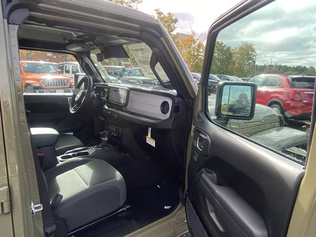 New 2025 Jeep Gladiator Sport image 28