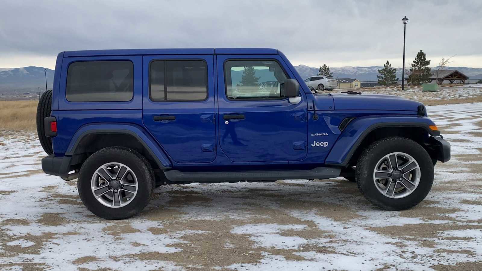 Used 2018 Jeep Wrangler Unlimited Sahara image 9