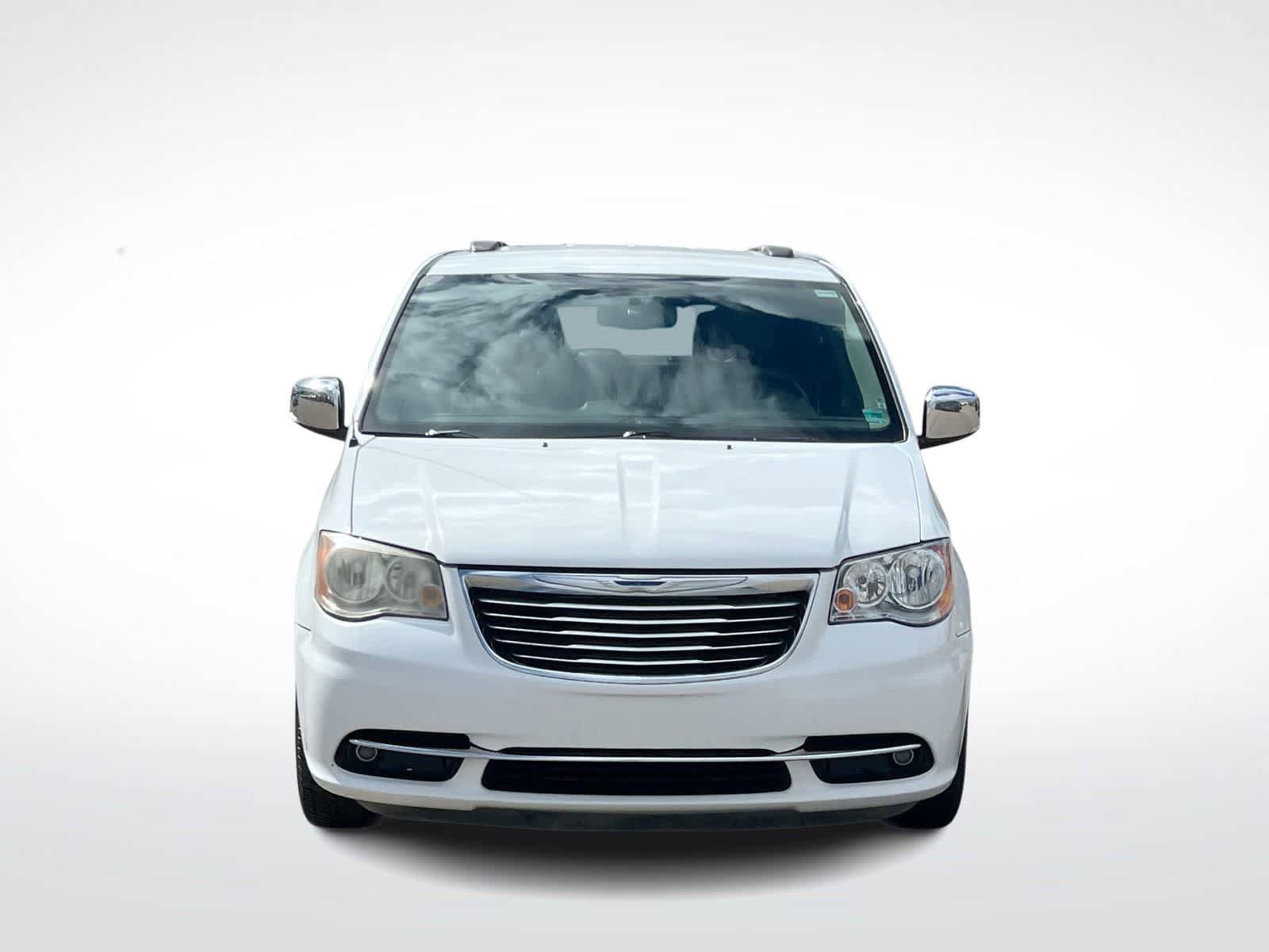 Used 2015 Chrysler Town & Country Touring-L w/ Driver Convenience Group FWD image 3