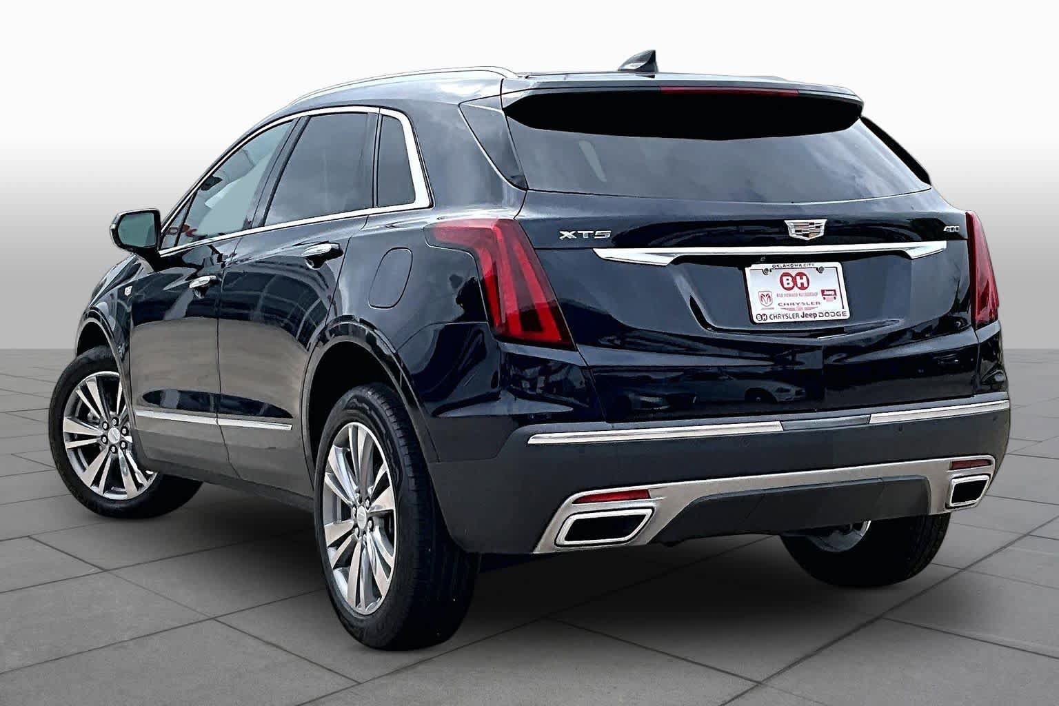 Used 2021 Cadillac XT5 Premium Luxury w/ LPO, Floor Liner Package FWD image 13