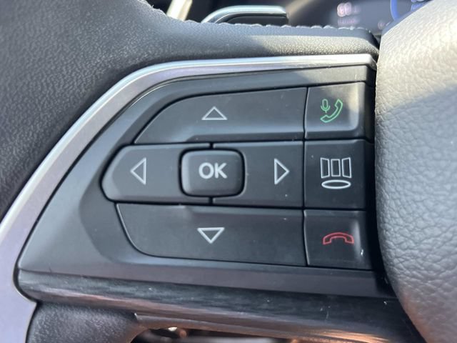 Used 2023 Jeep Grand Cherokee L Laredo AWD/4WD image 37