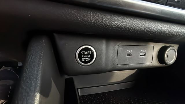 Used 2023 Nissan Rogue SV w/ SV Premium B Package FWD image 30
