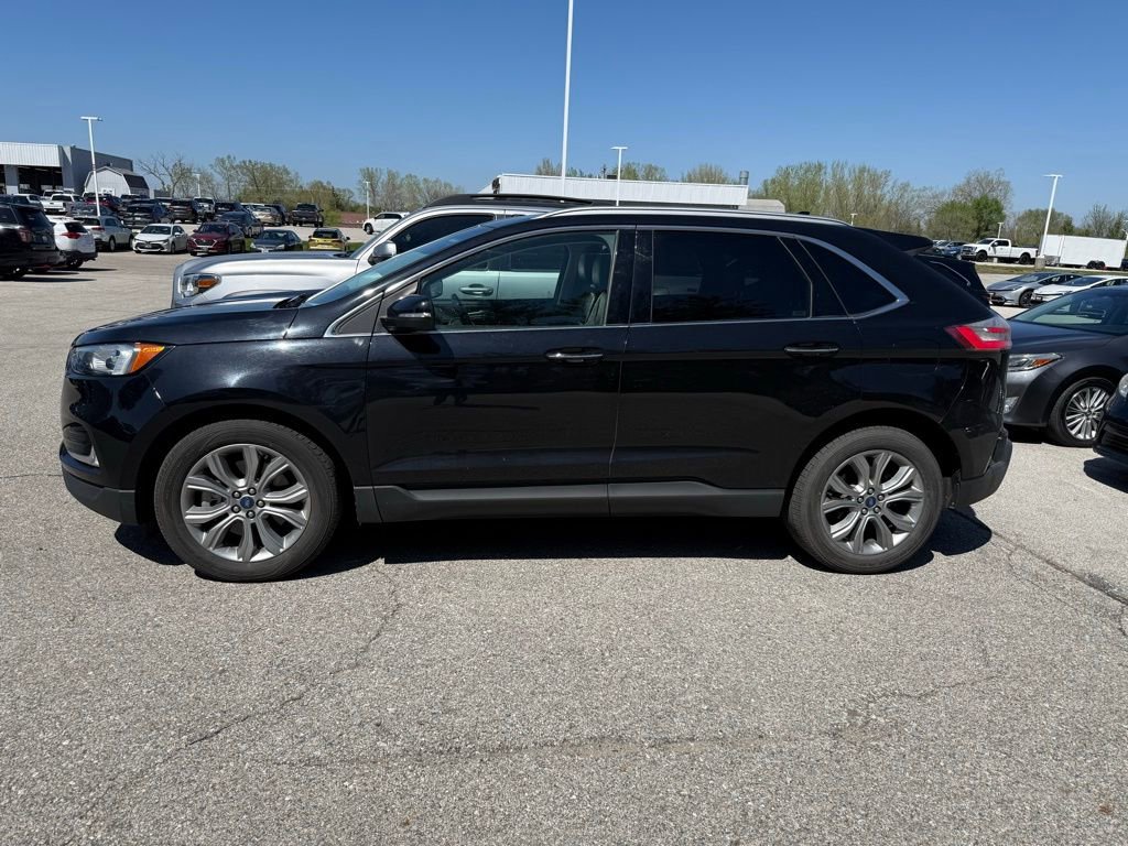 Used 2019 Ford Edge Titanium AWD/4WD image 4