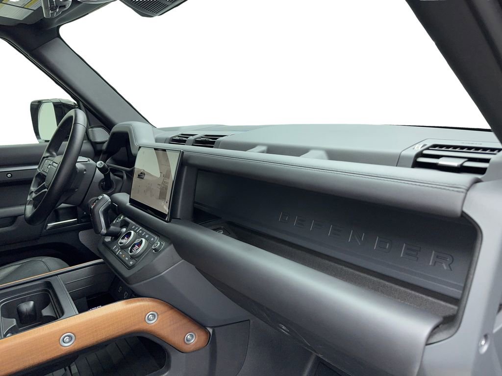 Used 2024 Land Rover Defender 130 X image 43