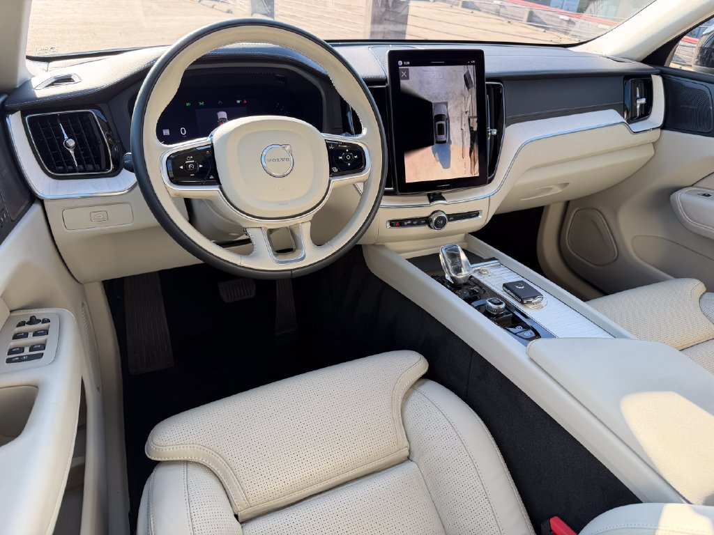 Certified 2026 Volvo XC60 B5 Ultra AWD/4WD image 12