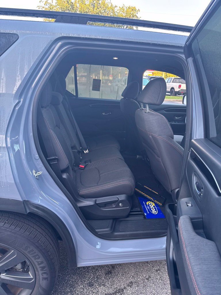 Used 2023 Honda Pilot Sport image 19