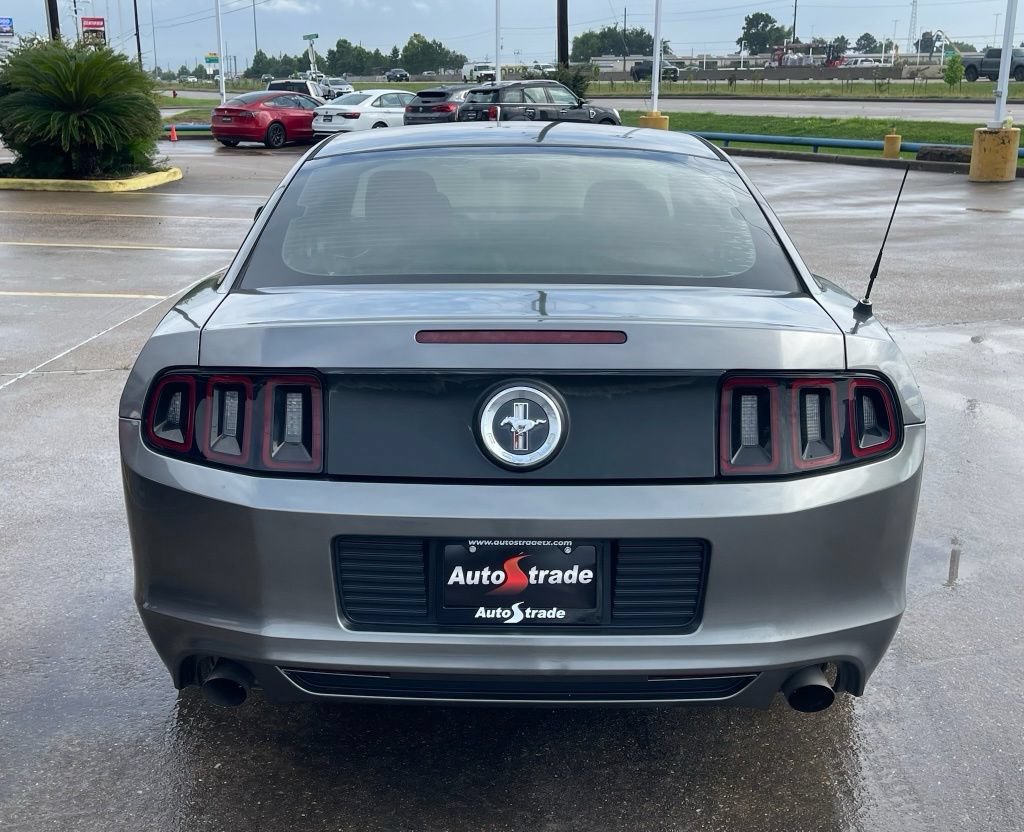 Used 2014 Ford Mustang Coupe RWD image 9