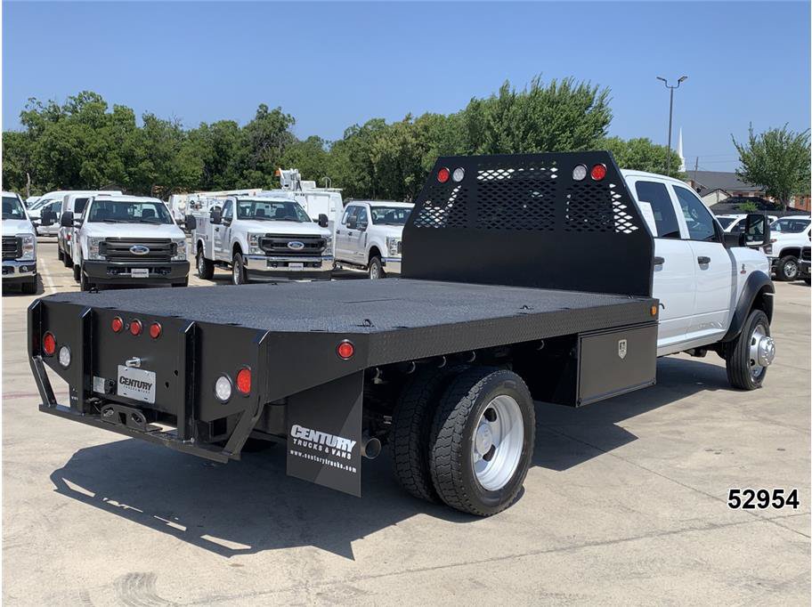 Used 2023 RAM 5500 Tradesman w/ Chrome Appearance Group AWD/4WD image 2