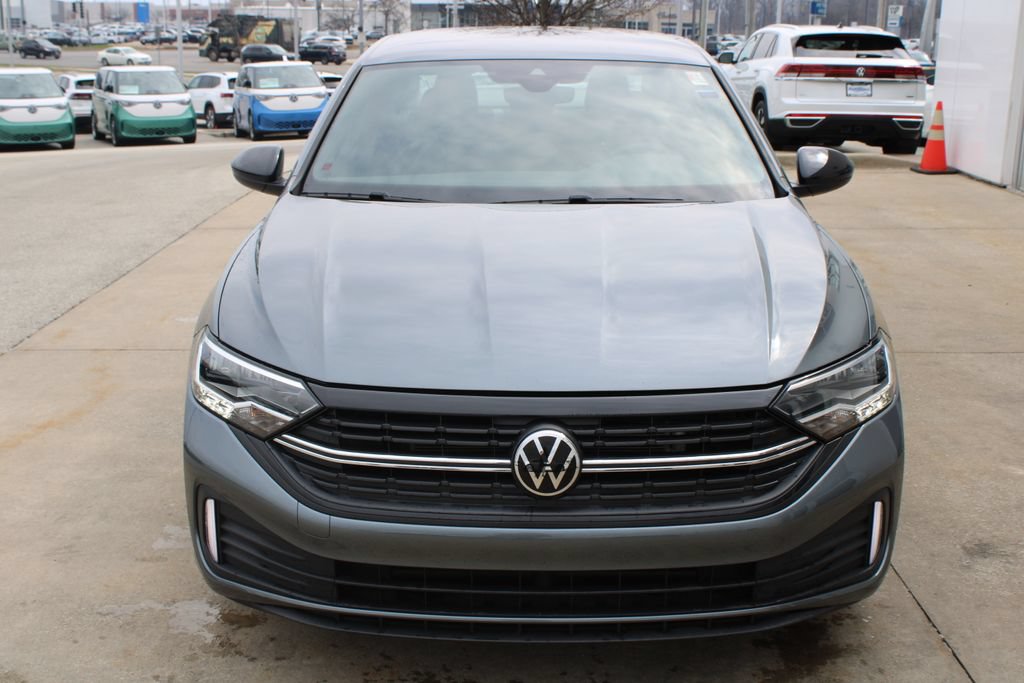 Certified 2024 Volkswagen Jetta Sport FWD image 2