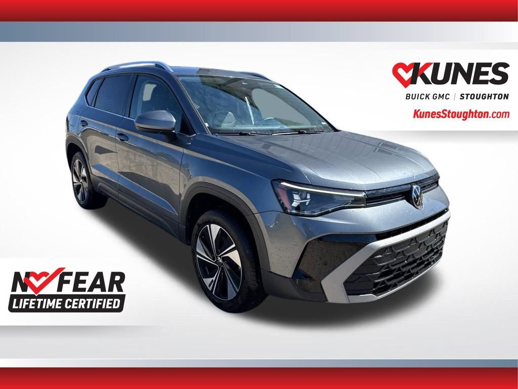 Used 2025 Volkswagen Taos SE AWD/4WD image 1