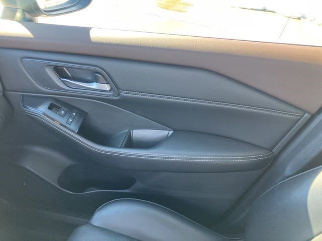 Used 2023 Nissan Rogue SV w/ SV Premium B Package image 17