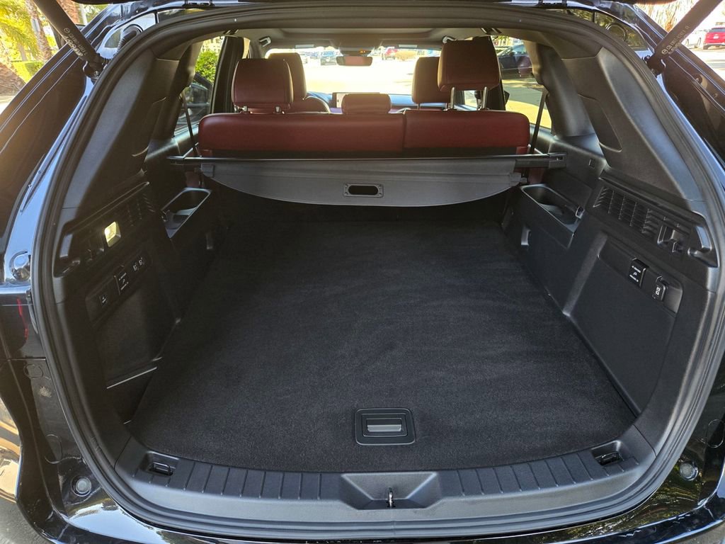 Certified 2025 MAZDA CX-70 Plug-In Hybrid w/ Premium Plus image 34