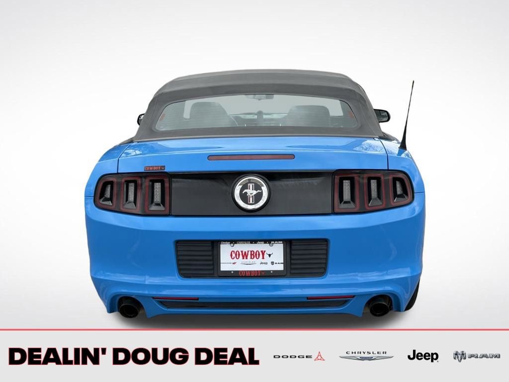 Used 2014 Ford Mustang Convertible RWD image 4