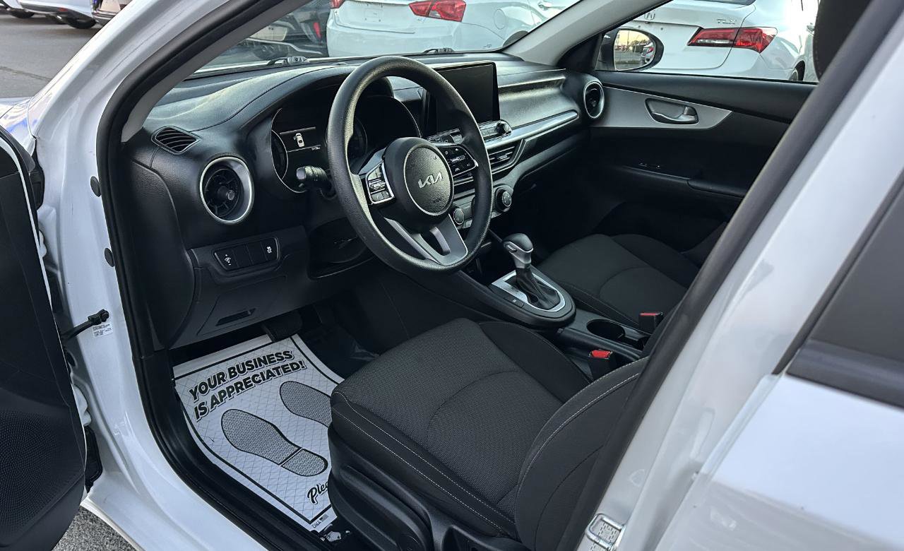 Used 2023 Kia Forte LXS image 7