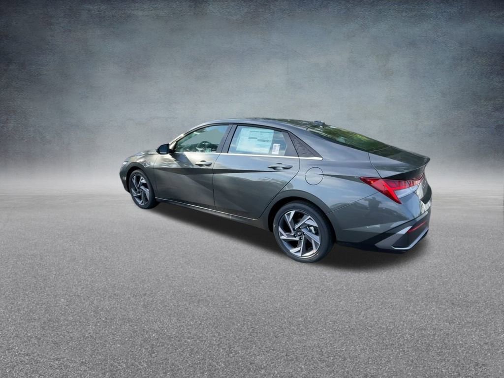 New 2025 Hyundai Elantra Limited image 15