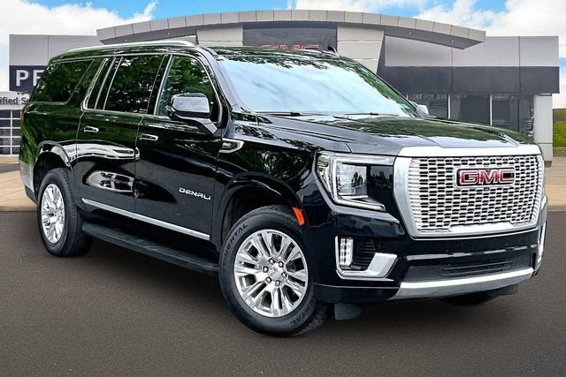 Used 2024 GMC Yukon XL Denali AWD/4WD image 11