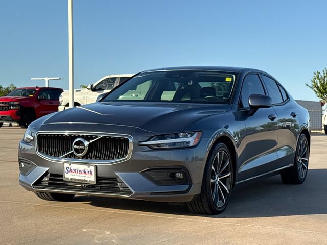Used 2021 Volvo S60 T5 Momentum FWD image 3