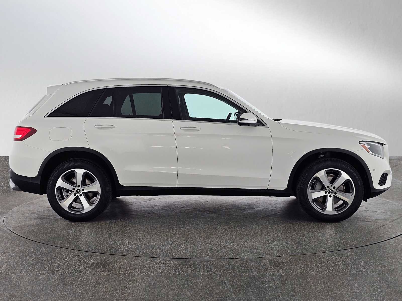 Used 2019 Mercedes-Benz GLC 300 image 2