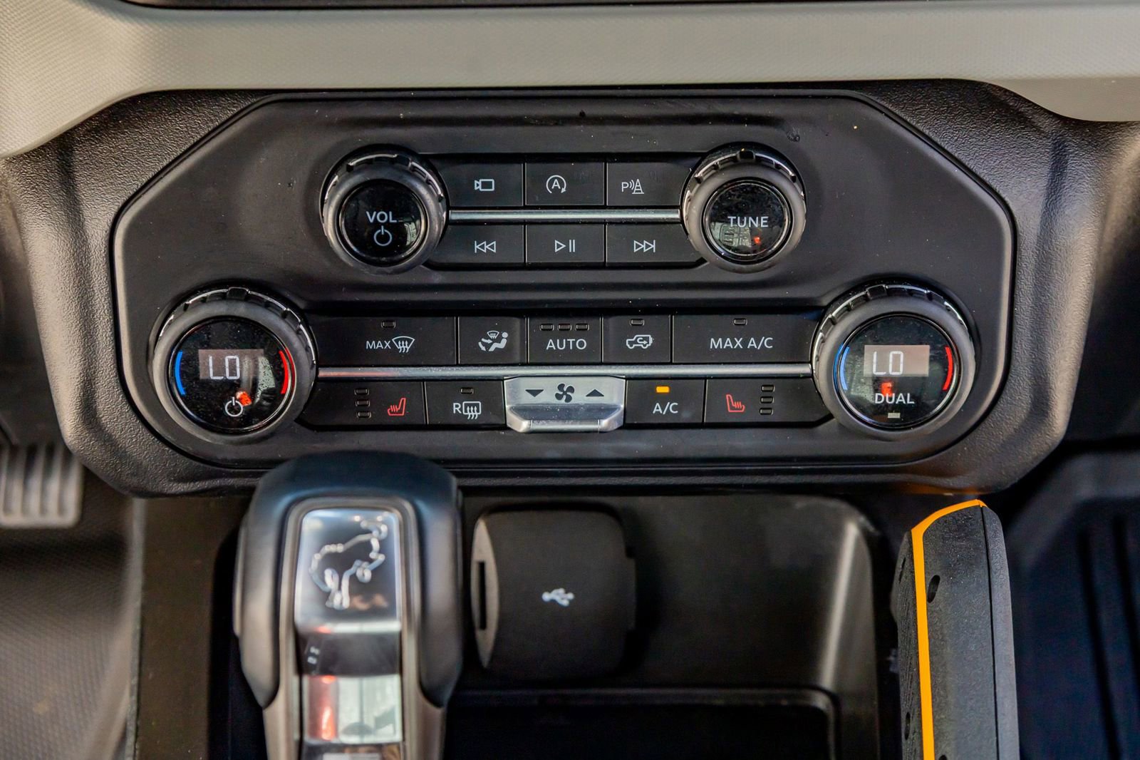 Used 2023 Ford Bronco Badlands w/ Sasquatch Package AWD/4WD image 26
