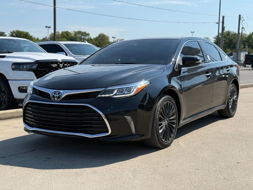 Used 2018 Toyota Avalon Touring w/ All Weather Liner Package FWD image 2