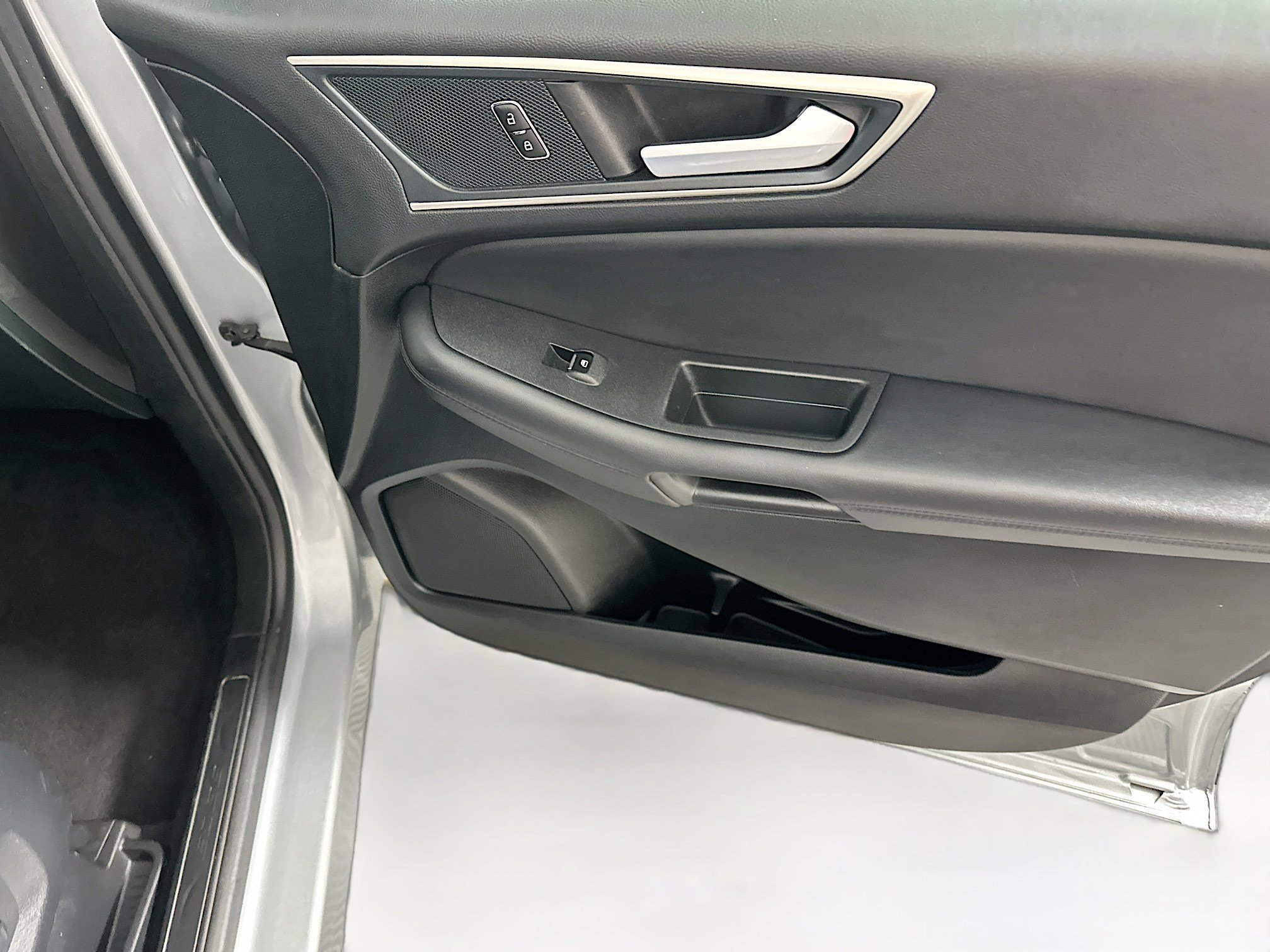 Used 2024 Ford Edge SEL image 31