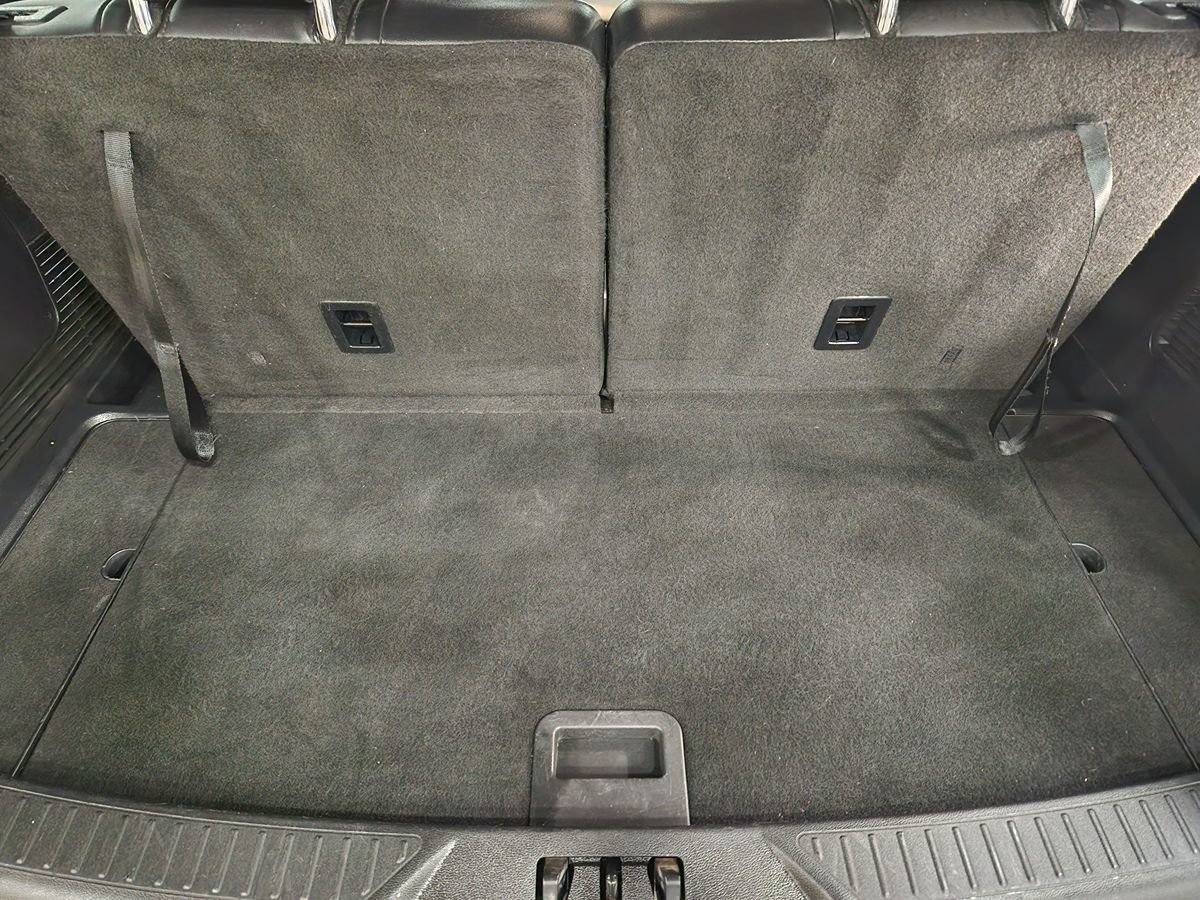 Used 2023 Ford Explorer XLT w/ Equipment Group 202A RWD image 54