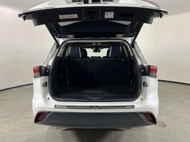 Used 2022 Toyota Highlander Limited image 27