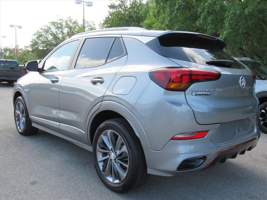Used 2023 Buick Encore GX Select w/ Sport Touring Package FWD image 3