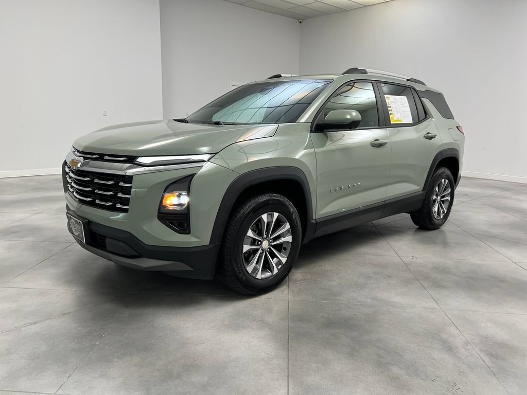 Used 2025 Chevrolet Equinox LT w/ Convenience Package II AWD/4WD image 4