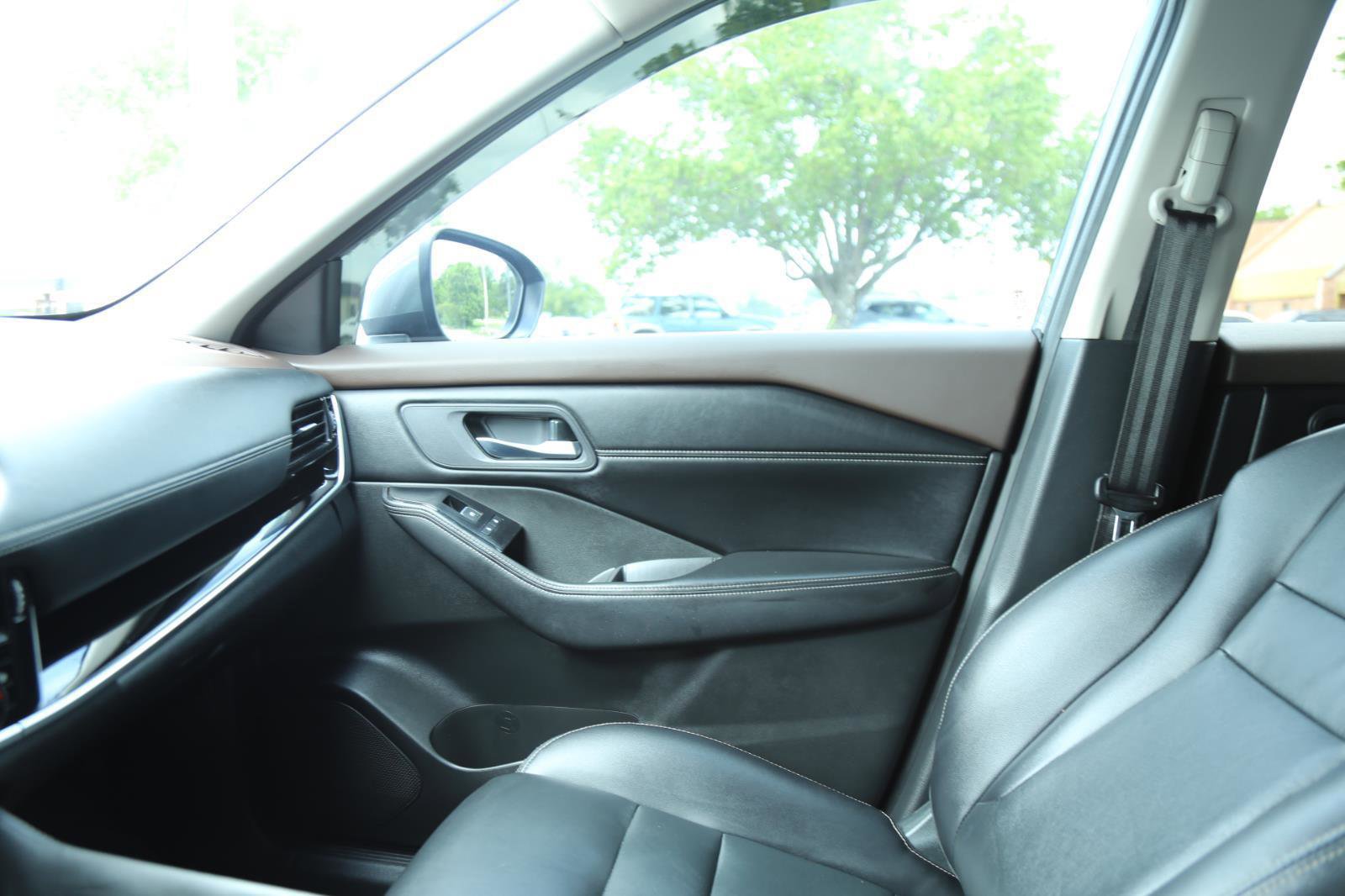 Used 2023 Nissan Rogue SL image 20