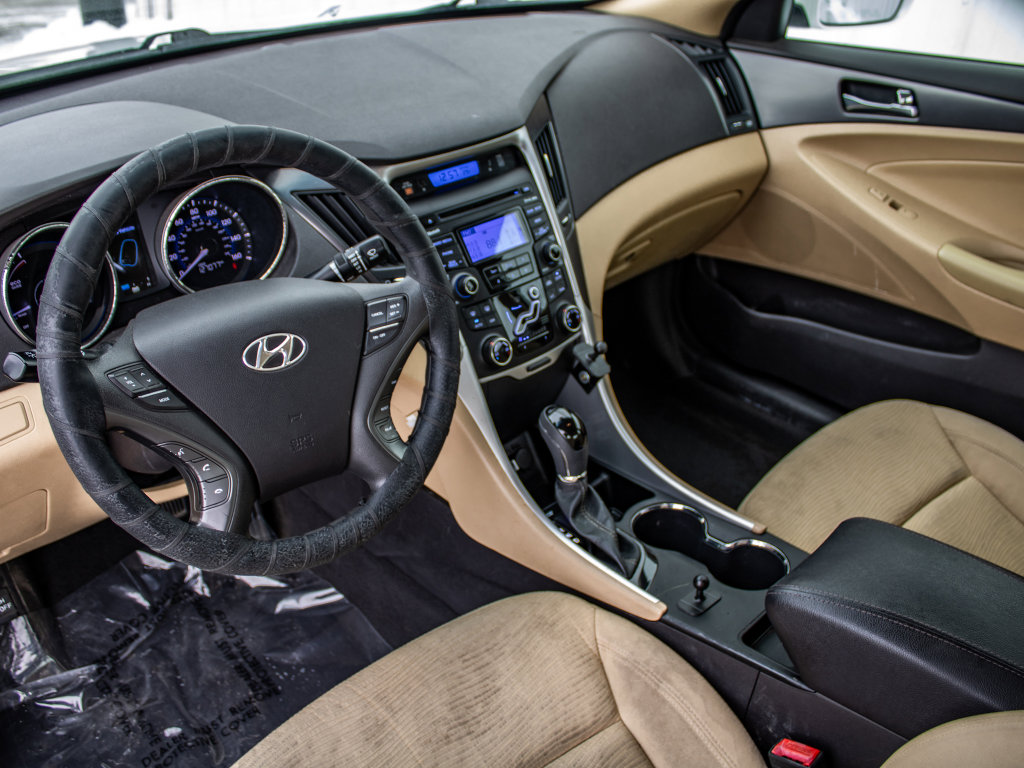 Used 2012 Hyundai Sonata Hybrid image 18