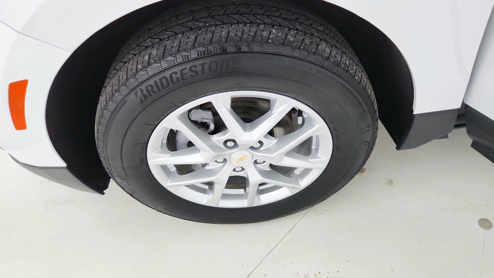 Used 2023 Chevrolet Equinox LT AWD/4WD image 37