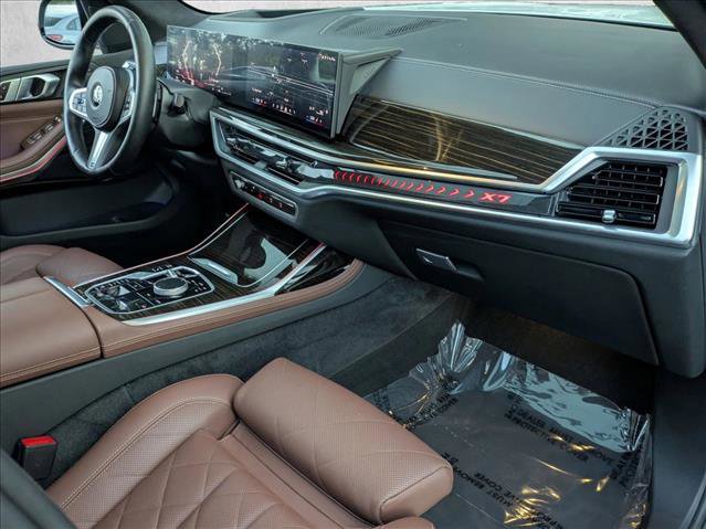 Used 2024 BMW X7 xDrive40i w/ M Sport Package AWD/4WD image 23