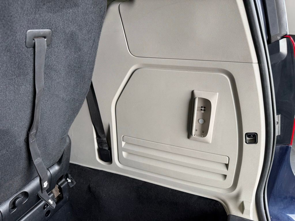 Used 2014 Chrysler Town & Country Touring image 58