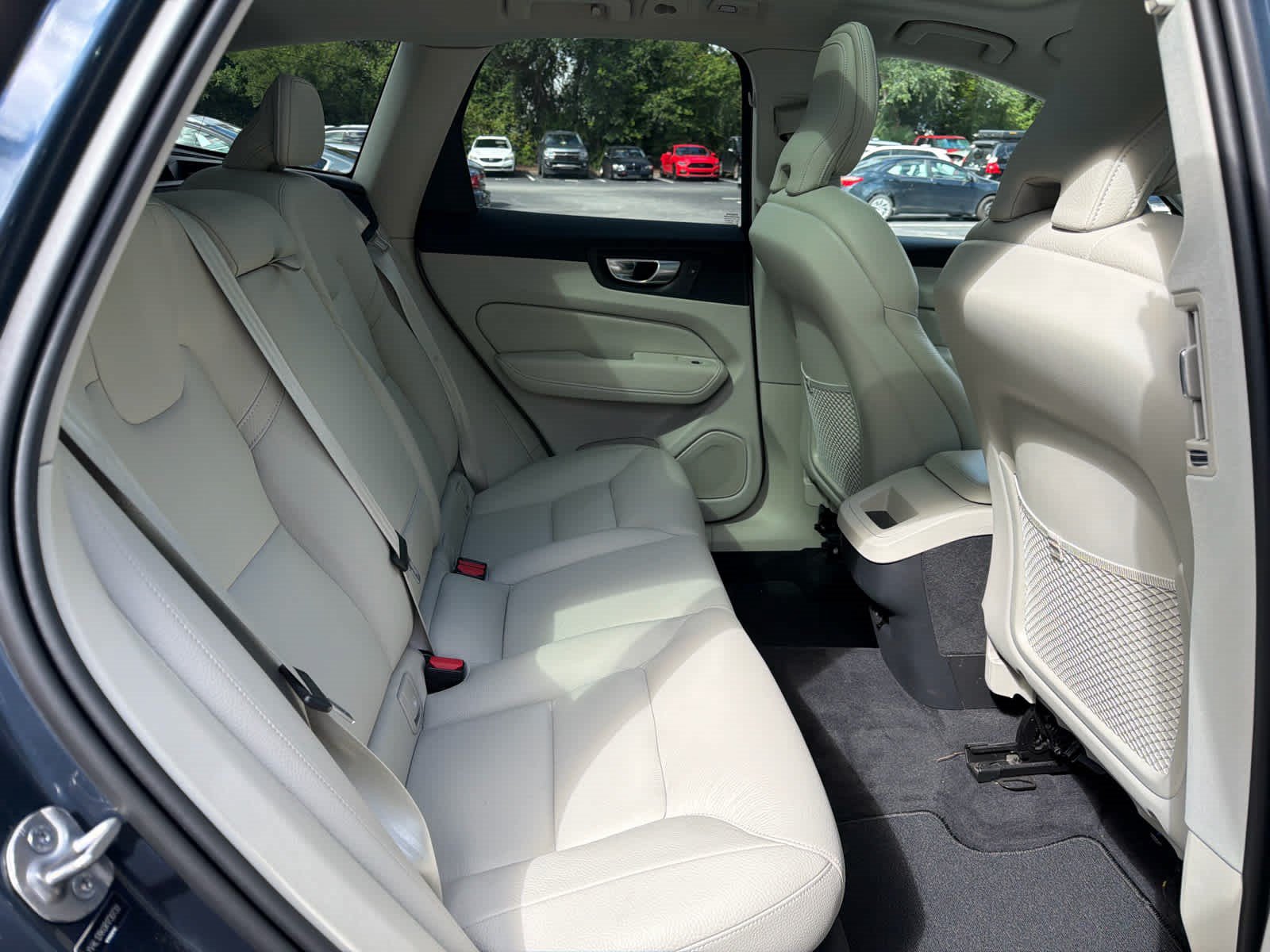 Used 2024 Volvo XC60 B5 Core w/ Protection Package Premier AWD/4WD image 21