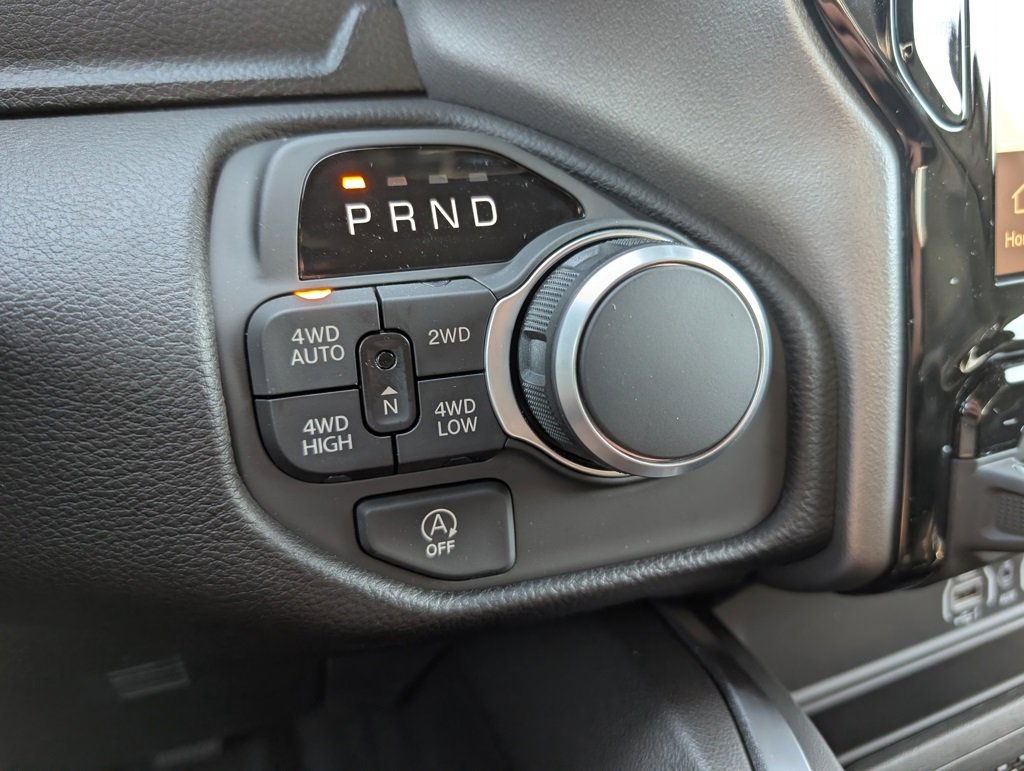 New 2026 RAM 1500 4x4 Crew Cab image 28