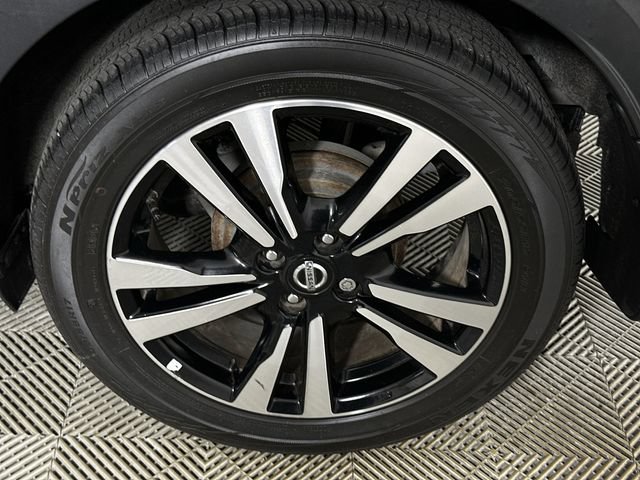 Used 2020 Nissan Kicks SR FWD image 34