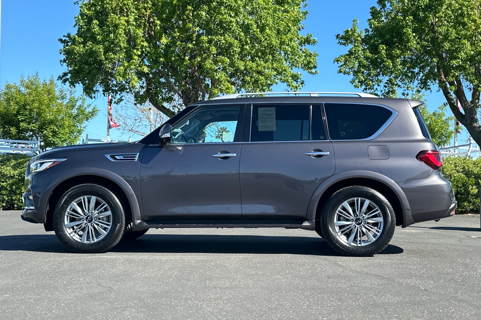 Used 2024 INFINITI QX80 Luxe image 7