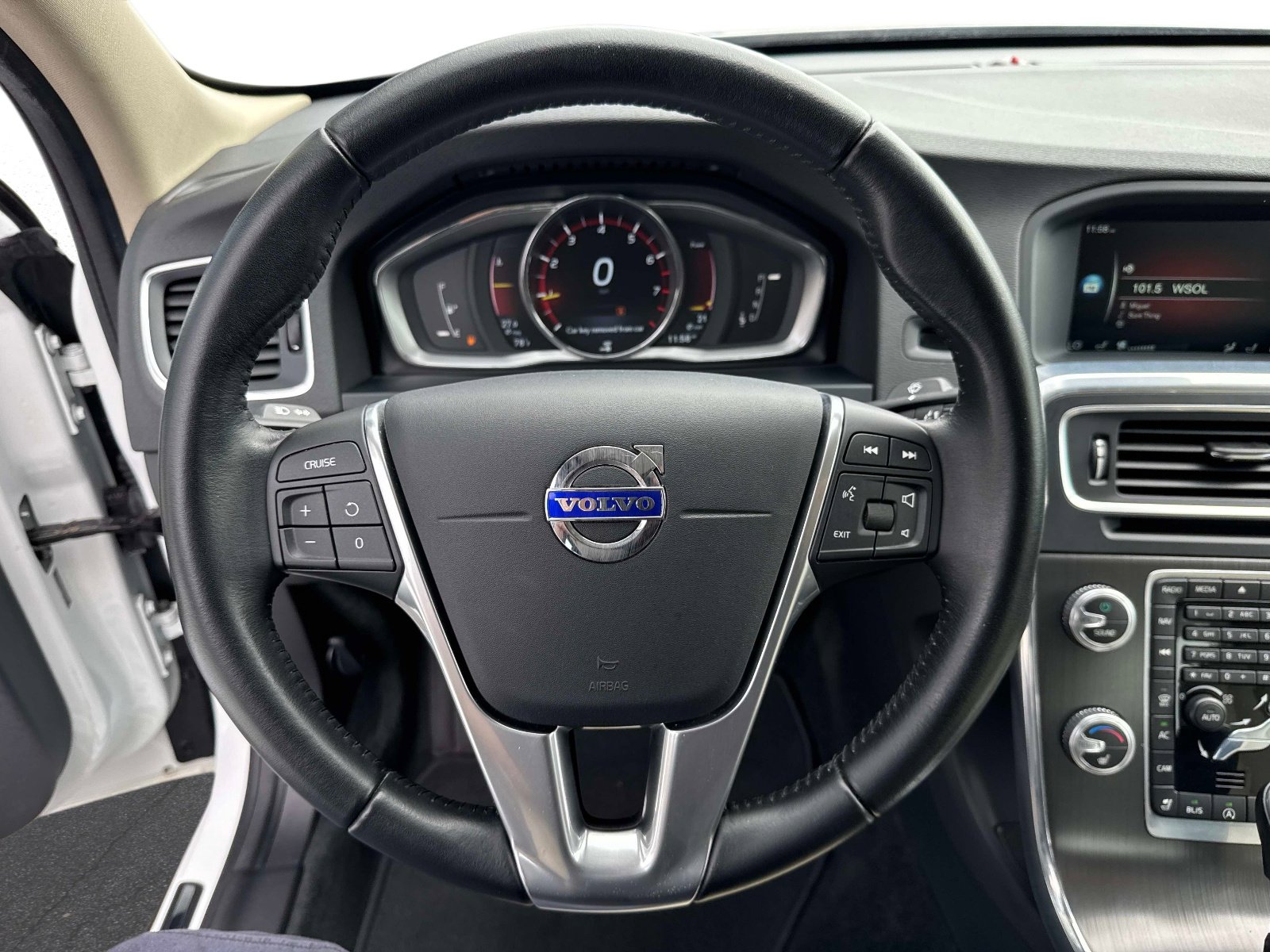 Used 2016 Volvo S60 T5 Premier w/ Convenience Package image 27