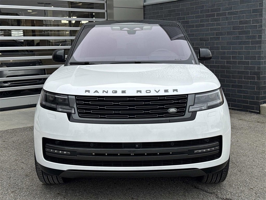 Used 2023 Land Rover Range Rover SE image 2